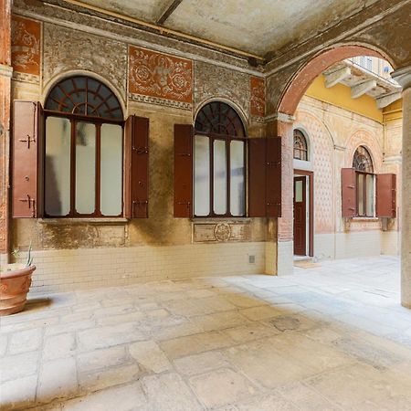 Tetodonpa - Suite Near Duomo Milánó Kültér fotó